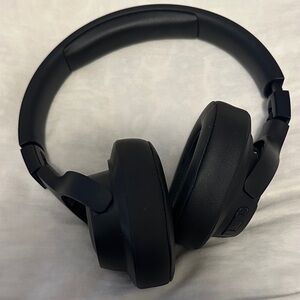 JBL Wireless Black Headphones